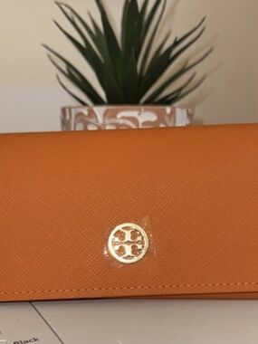 Tory Burch Orange Saffiano Continental Sunglass Case with Gold Logo
